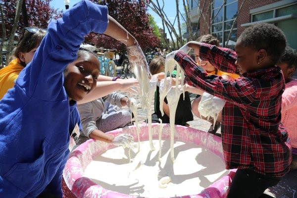 Children playing with non-newtonian fluids